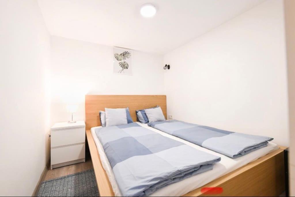 2 Bedroom Flat In Nyar Str., Boutique, Budapest